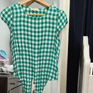 Beachlunchlounge Asymmetrical Tie Front Cap Sleeve Top in Green and White